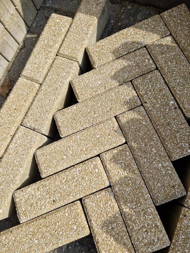 Betonsteen dikformaat  8cm hoog reflex zandkleur, Tuin en Terras, Tegels en Klinkers, Ophalen, Nieuw, Beton, Klinkers