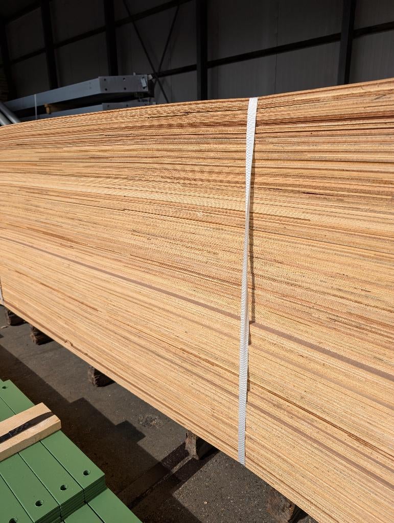 GRATIS Multiplex platen, stucloper ca.600 stuks schadepartij, Ophalen, Gebruikt, Multiplex, Minder dan 20 mm