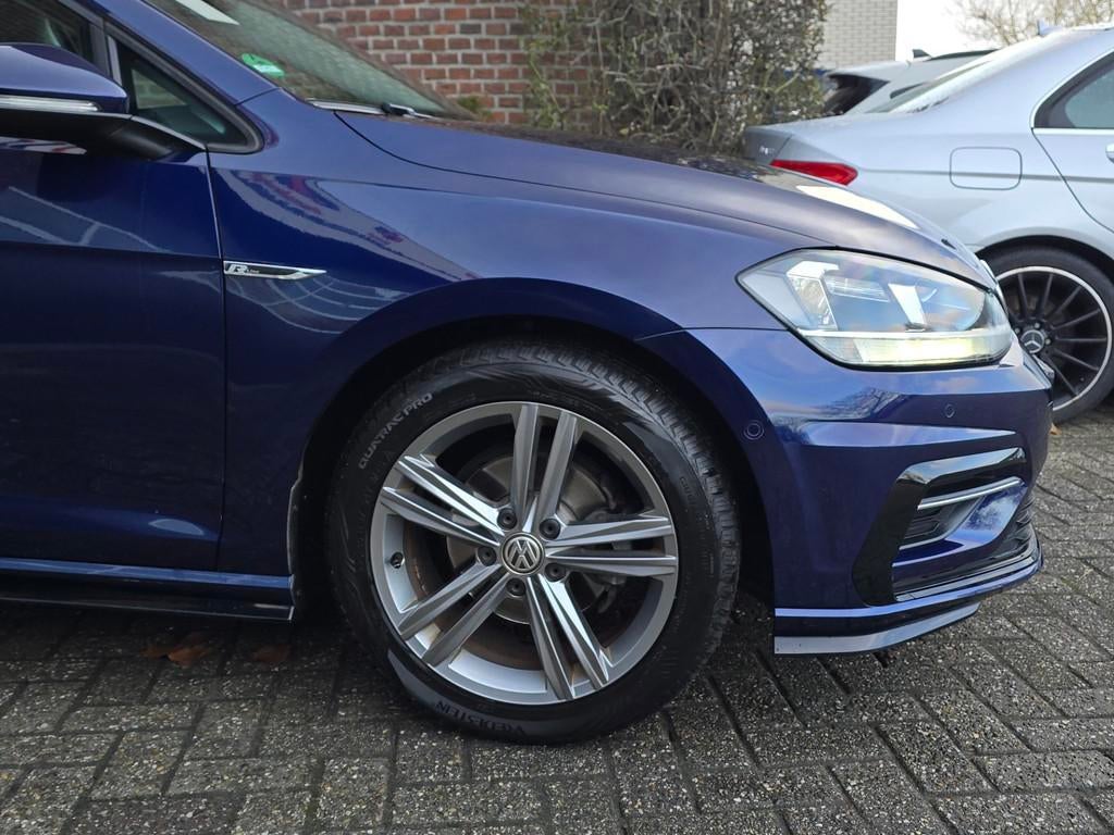Volkswagen Golf 1.0 TSI Highline Business R Vitual Cockpit |, Auto's, Voorwielaandrijving, Gebruikt, Euro 6, Blauw