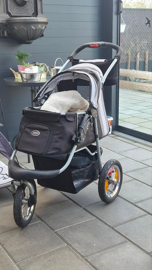 hondenbuggy innopet met Luchtbanden, Ophalen of Verzenden, Zo goed als nieuw