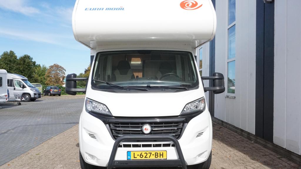 Eura Mobil Activa 690 HB, Luifel, Chemisch toilet, Alkoof, Ringverwarming
