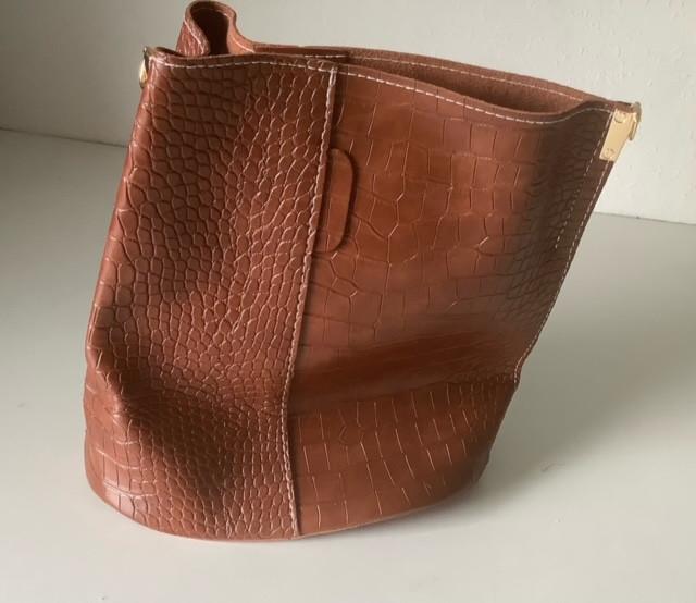 Bruine Buideltas met Krokodillenprint, Sieraden, Tassen en Uiterlijk, Tassen | Damestassen, Ophalen of Verzenden, Nieuw, Bruin