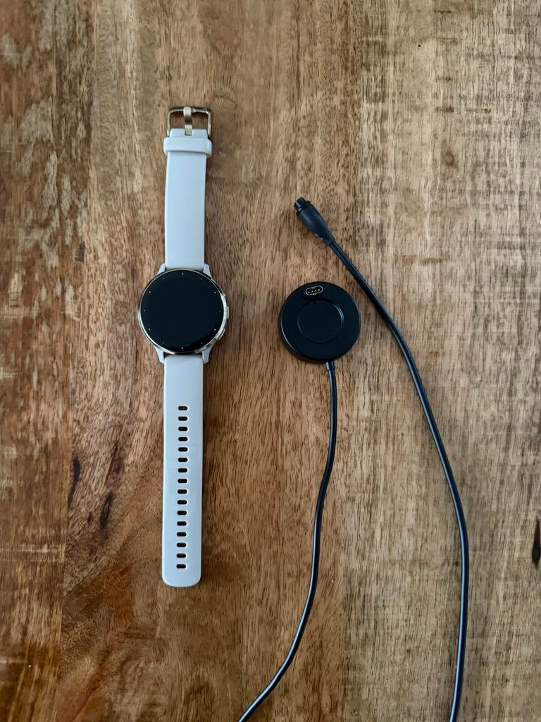 Garmin Venu 3S goud  41mm met 2 oplaadkabels, Ophalen, Zo goed als nieuw, Android