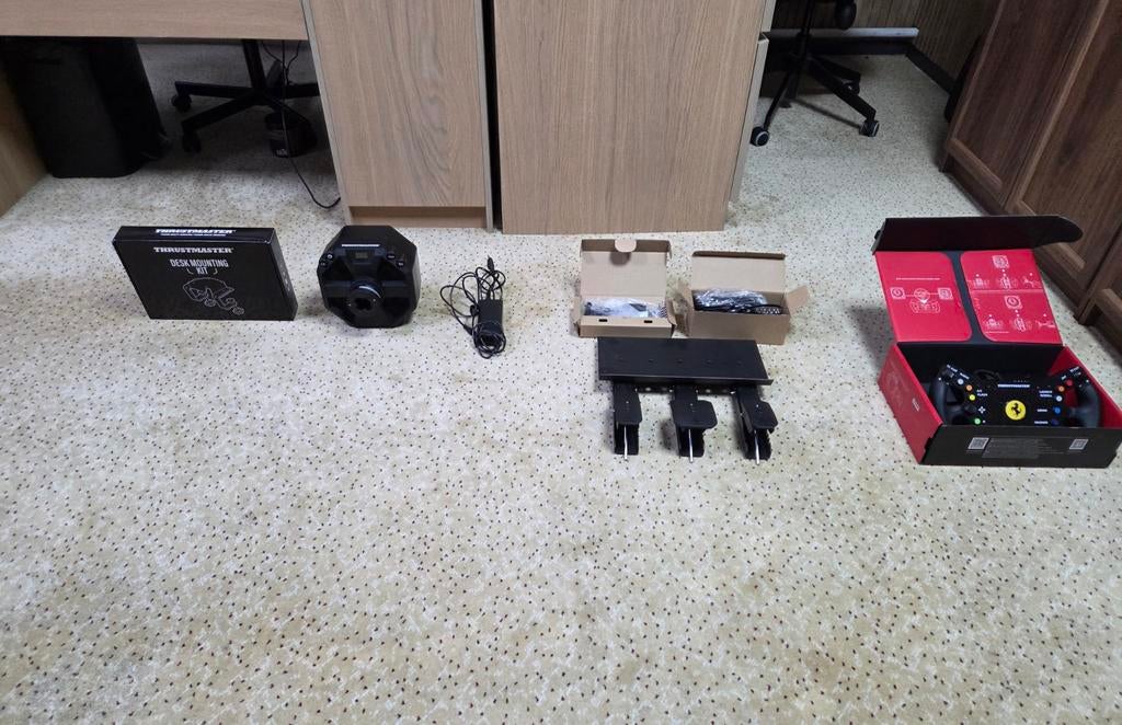 F1 gameset Thrustmaster ferrari 488 GT3 stuur en pedalen, Ophalen, Zo goed als nieuw