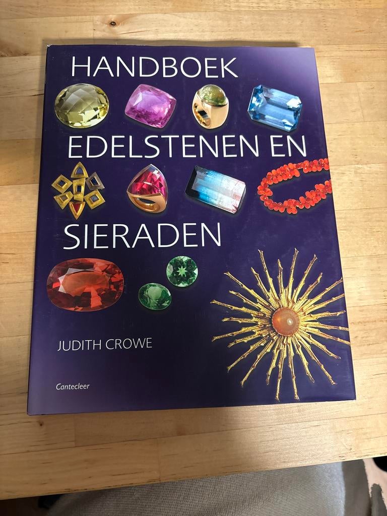 Handboek Edelstenen en Sieraden - Judith Crowe goudsmid, Ophalen of Verzenden, Zo goed als nieuw, Sieraden maken