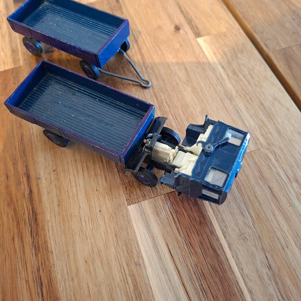 DAF DIV MET AANHANGER MET z LADING & GESLOTEN ,M & Z,DOOS., Verzenden, Zo goed als nieuw, Bus of Vrachtwagen, Lion Toys