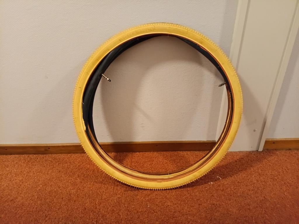 Fietsbanden creme 28 inch met binnenband (2x), Fietsen en Brommers, Ophalen, Nieuw, Algemeen, Band