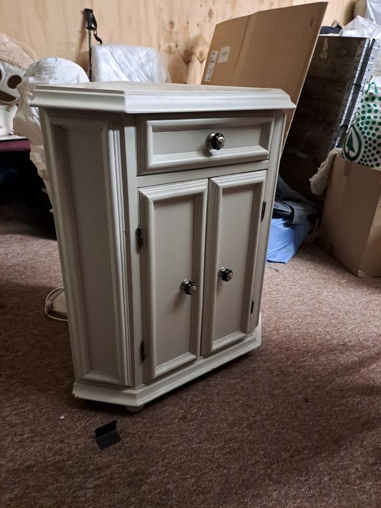 Hoekmeubel / hoekkastje, Ophalen