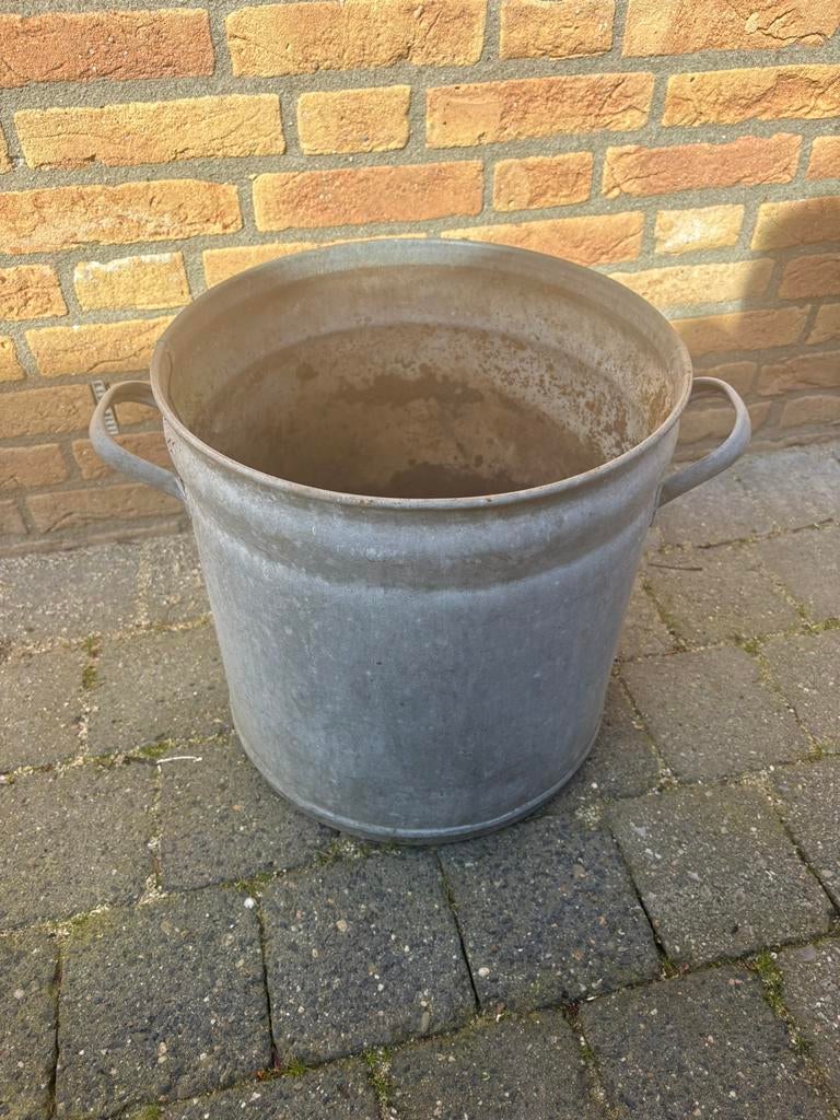 Zinken bak, Ophalen, Gebruikt, Rond, Metaal