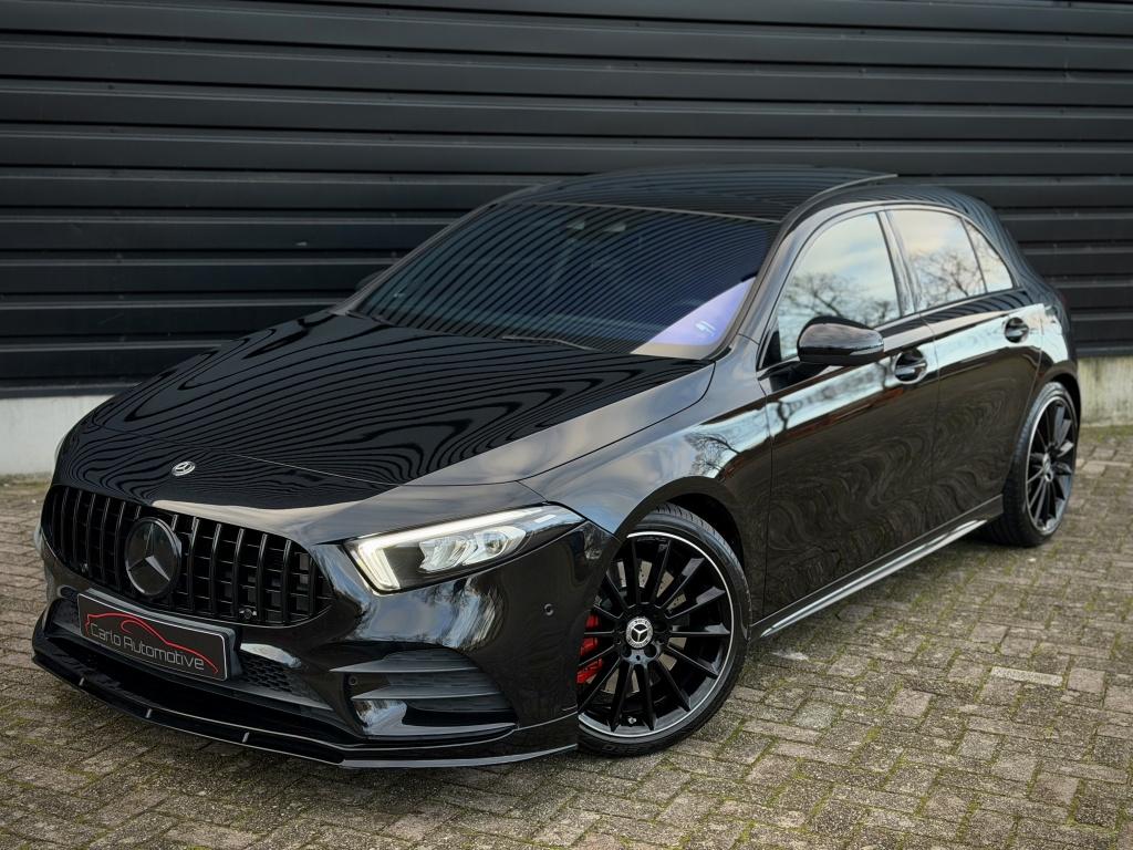 Mercedes-Benz A-Klasse 250 AMG NIGHT|PANO|BURMESTER|BLINDSPO, Gebruikt, Euro 6, 4 cilinders, Zwart