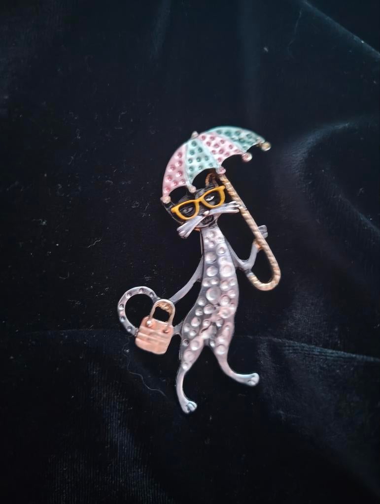 Grappig broche kat met een paraplu, Ophalen of Verzenden, Zo goed als nieuw, Zilver, Overige materialen
