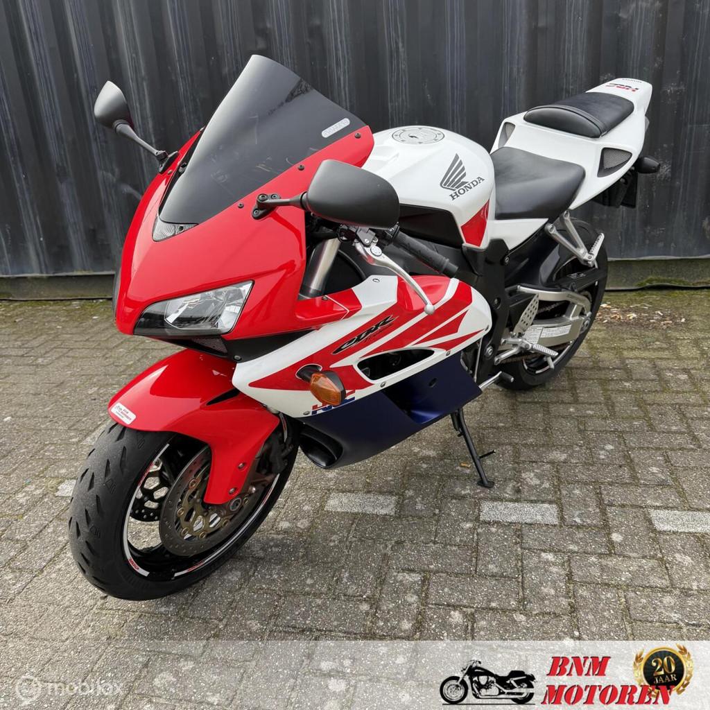 Honda CBR 1000RR Fireblade - foto 3