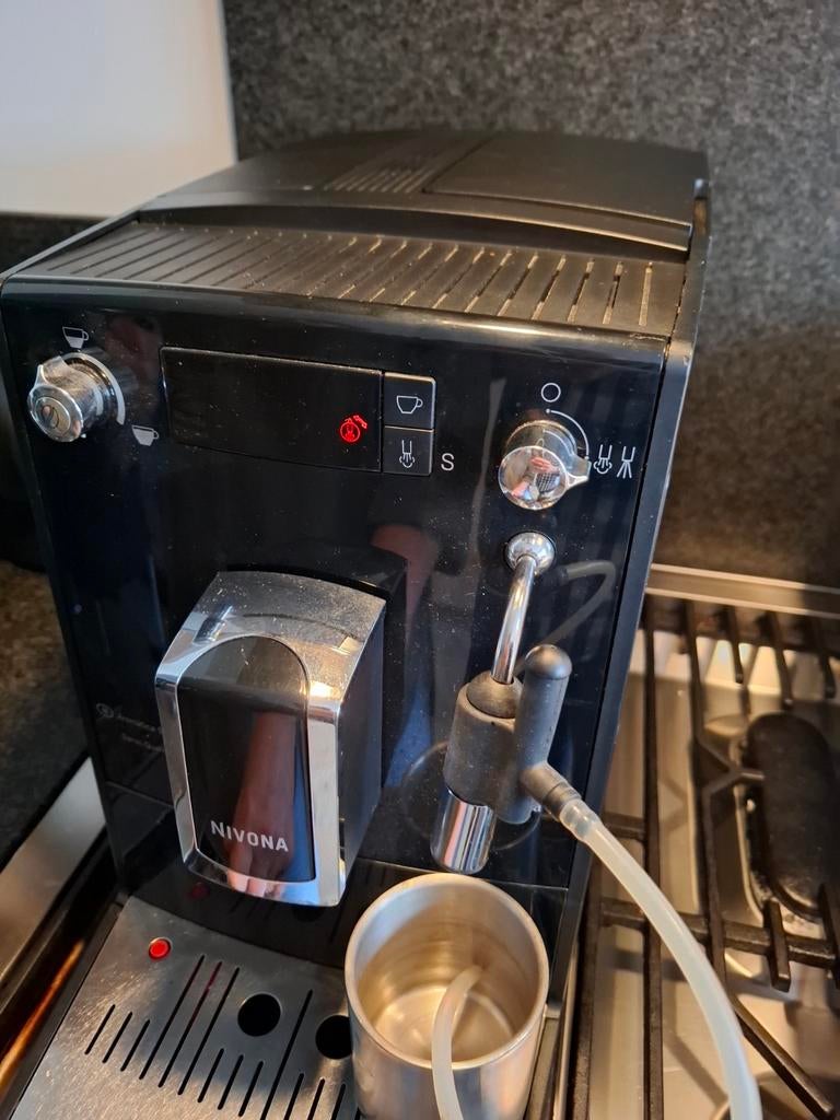 Nivona Romatica volautomatische koffiemachine, Gebruikt, 10 kopjes of meer, Koffiemachine, Afneembaar waterreservoir