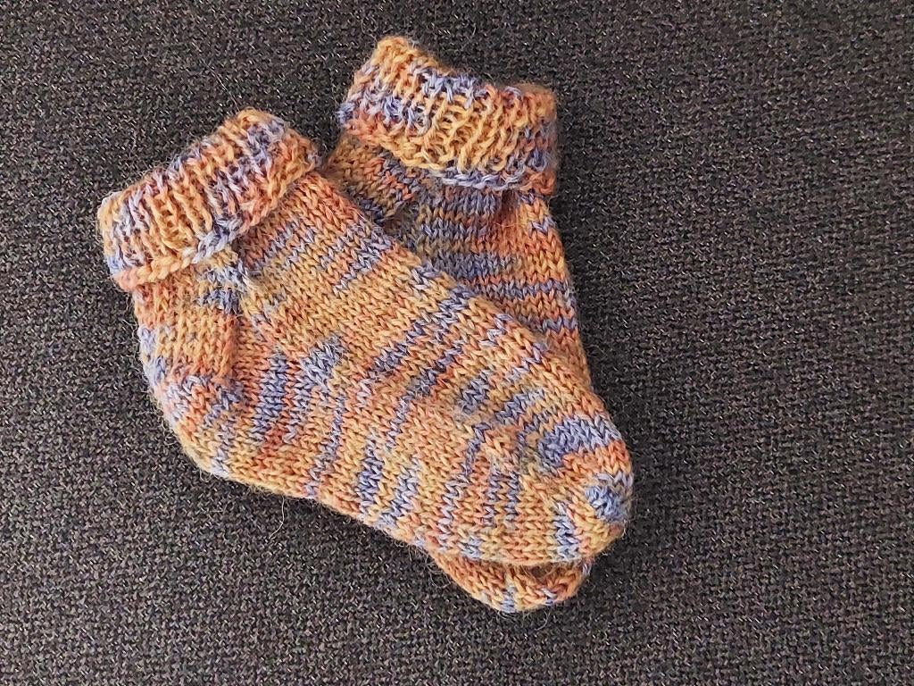 Handgebreide babysokjes, Ophalen of Verzenden, Nieuw, Jongetje of Meisje, Sokjes