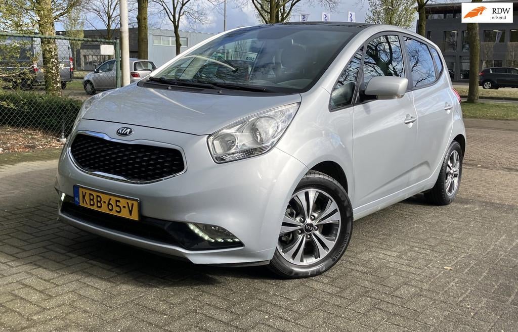 Kia VENGA 1.6 CVVT ExecutiveLine Navi camera Panoramadak, Auto's, 15 km/l, Gebruikt, 4 cilinders, Leder en Stof
