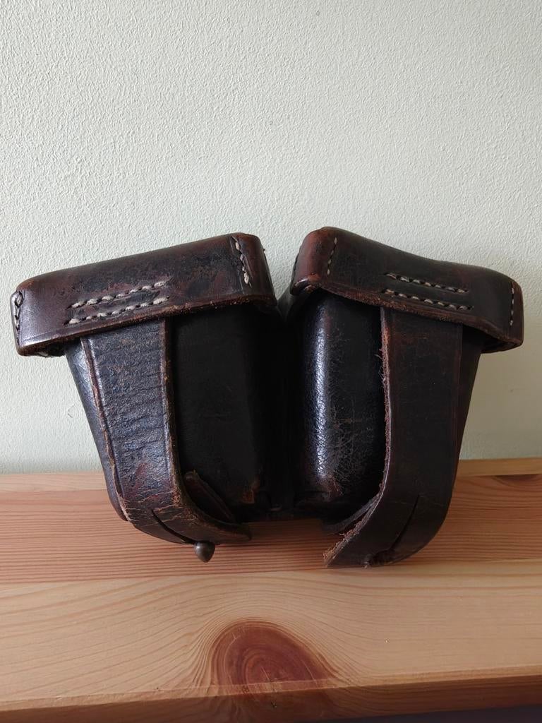 Leren patroontassen voor het Mosin-geweer (model 1891), Verzamelen, Ophalen of Verzenden, Landmacht, Nederland