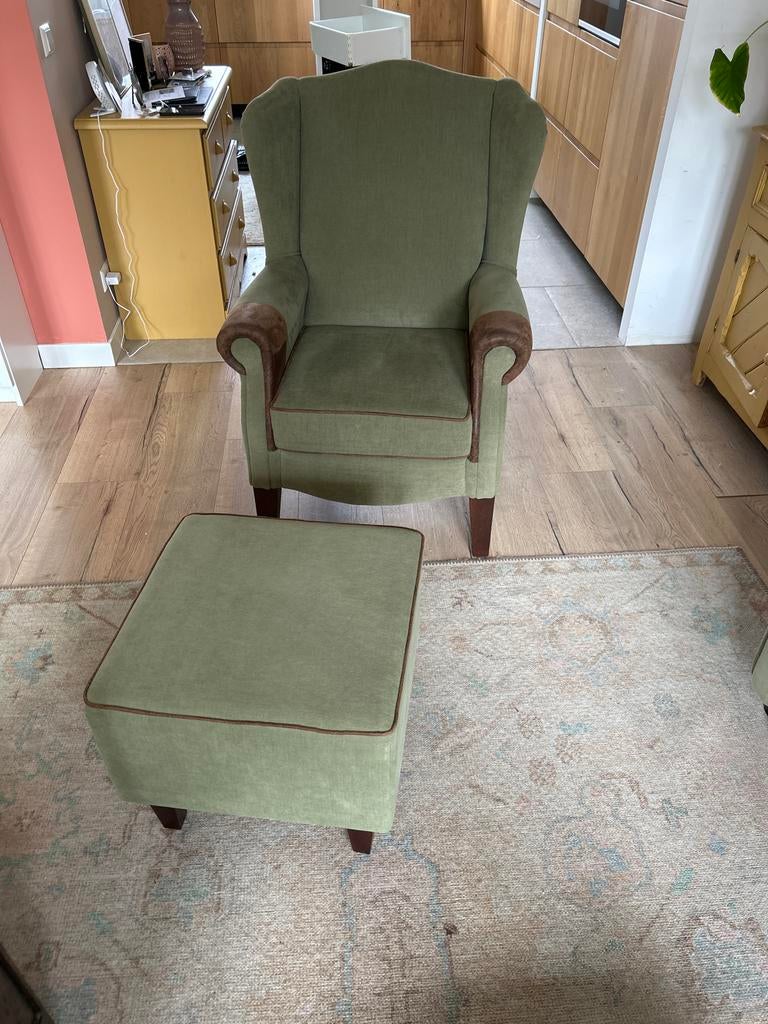 John Bardale fauteuil met voetenbank - Groen, Ophalen, Zo goed als nieuw, Stof, 75 tot 100 cm