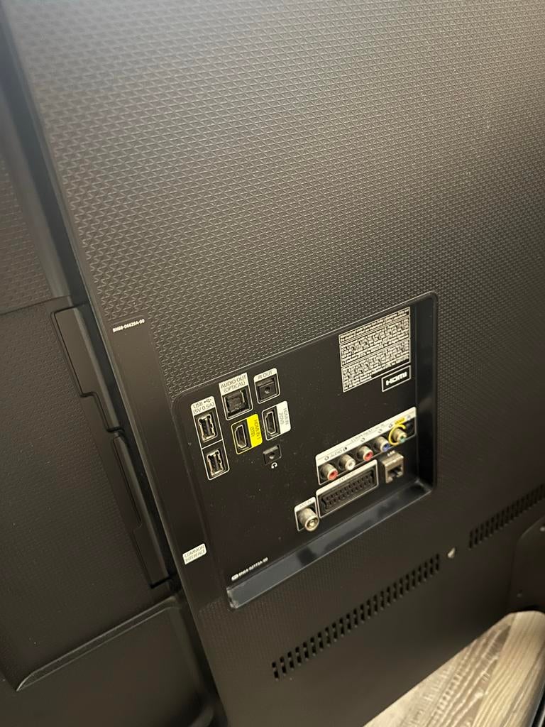 Samsung TV met defect scherm - ideaal voor onderdelen, Ophalen of Verzenden, Samsung, 100 cm of meer, 4k (UHD)