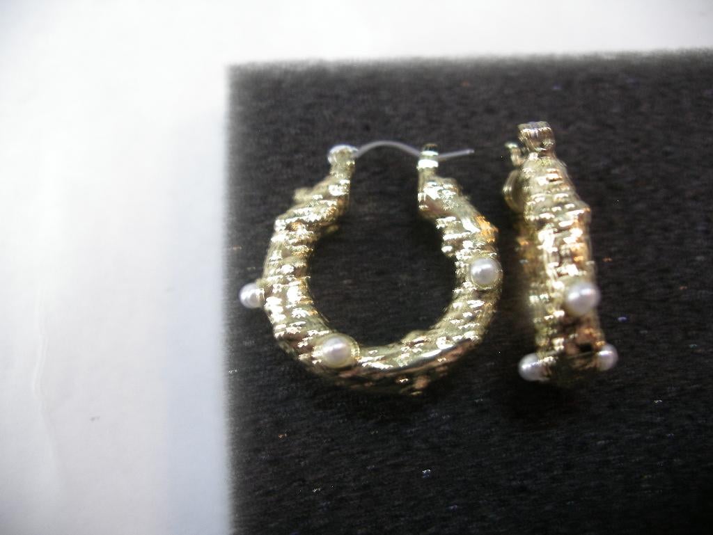 Een paar 14K Goud Vergulde Creool Oorbellen met Pareltjes, Verzenden, Goud, Oorbellen, Verguld