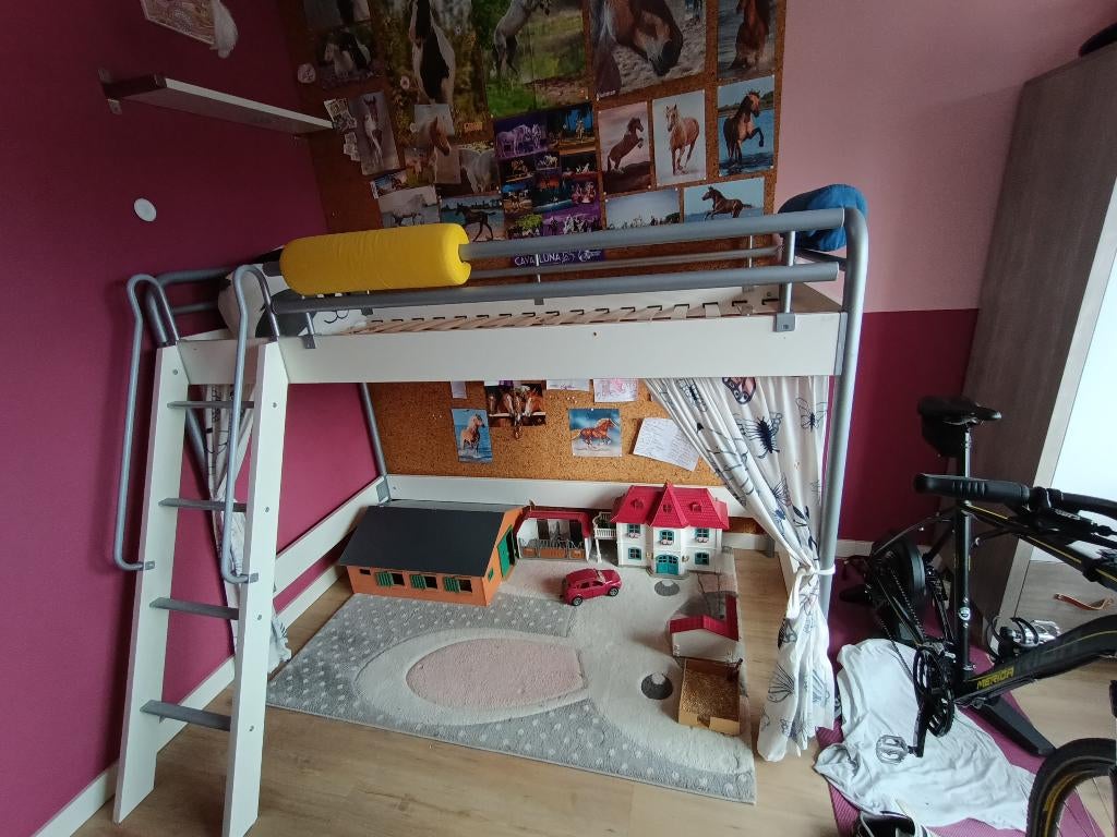 Leuke hoogslaper (gratis), Kinderen en Baby's, Kinderkamer | Stapelbedden en Hoogslapers, Ophalen, Gebruikt, Hoogslaper