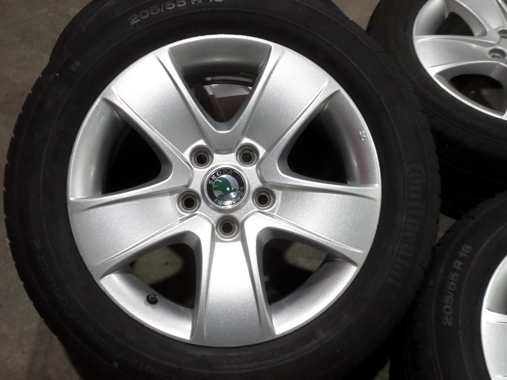 Origineel 16" Skoda Octavia velgen + Banden Continental, Auto-onderdelen, Banden en Velgen, 16 inch, Banden en Velgen, Personenwagen