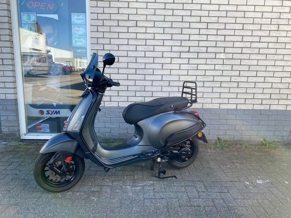 MOOIE VESPA SPRINT S 45KM 4-T BROM MAT GRIJS BJ2018 8000KM, VESPA, Onbekend, Onbekend, Vespa