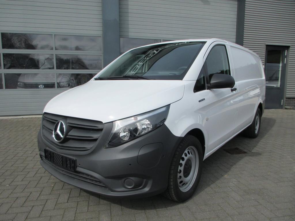 Mercedes-Benz Vito E vito 112 L2 66 kWh snelladen SoH 97,5 %, Auto's, Bestelauto's, Automaat, Gebruikt, 116 pk, Wit