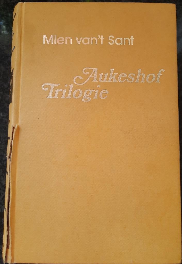 Boek Aukeshof triologie van Mien van’t Sant, Ophalen of Verzenden, Gelezen, Mien van’t Sant, Noord-Brabant