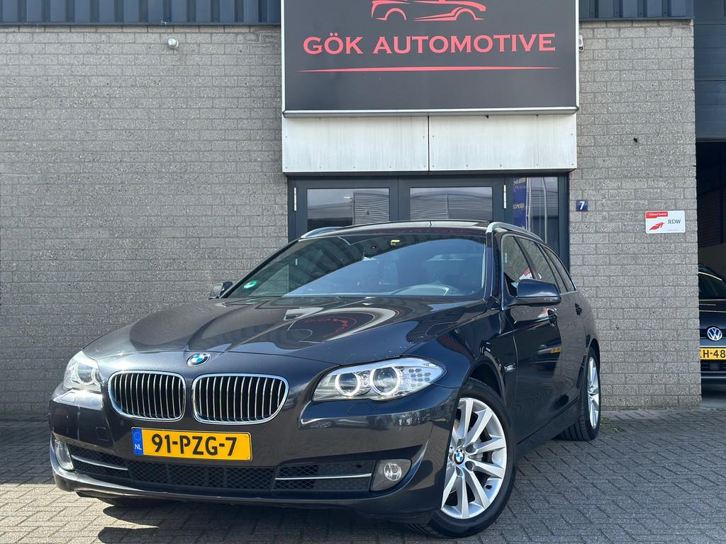 BMW 5-serie Touring 523i High Executive / Pano / Leer / Stoe, Auto's, Euro 5, Achterwielaandrijving, Gebruikt, Zwart