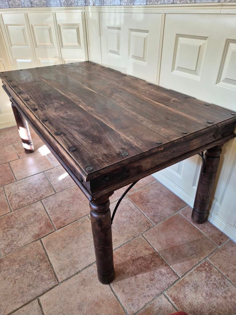 Koloniale eettafel, Ophalen