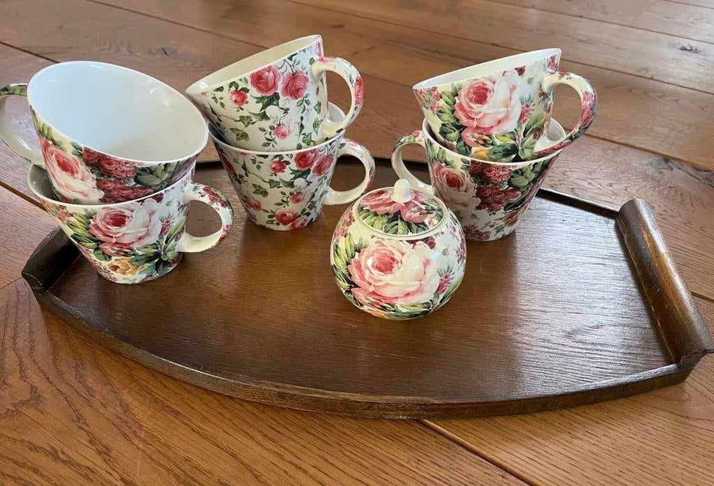 Vintage:Set van 6 thee- koppen suikerpot en dienblad, Ophalen of Verzenden, Zo goed als nieuw, Overige stijlen, Overige typen