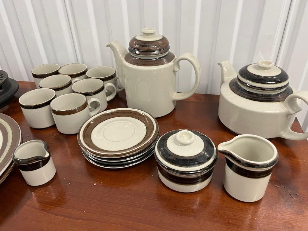 Arabia Finland Karelia servies (45 delen), Antiek en Kunst, Ophalen of Verzenden