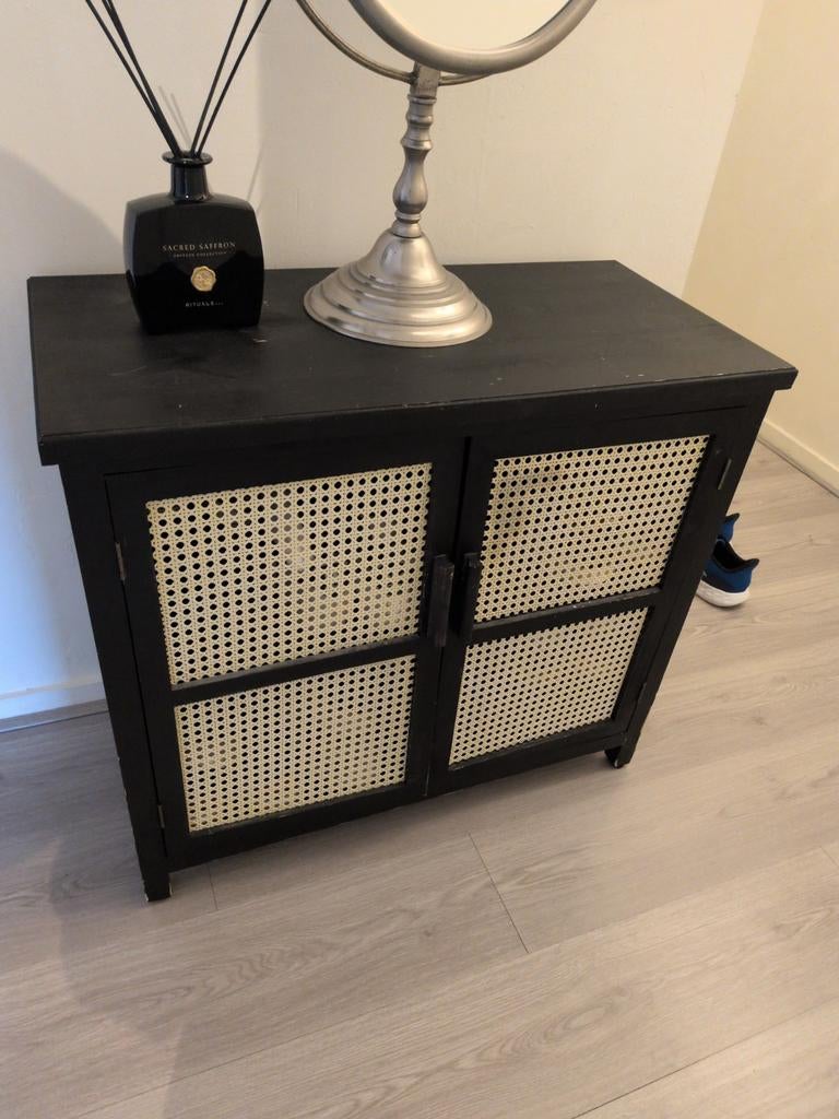 Zwart rotan dressoir/kastje, Ophalen, Gebruikt