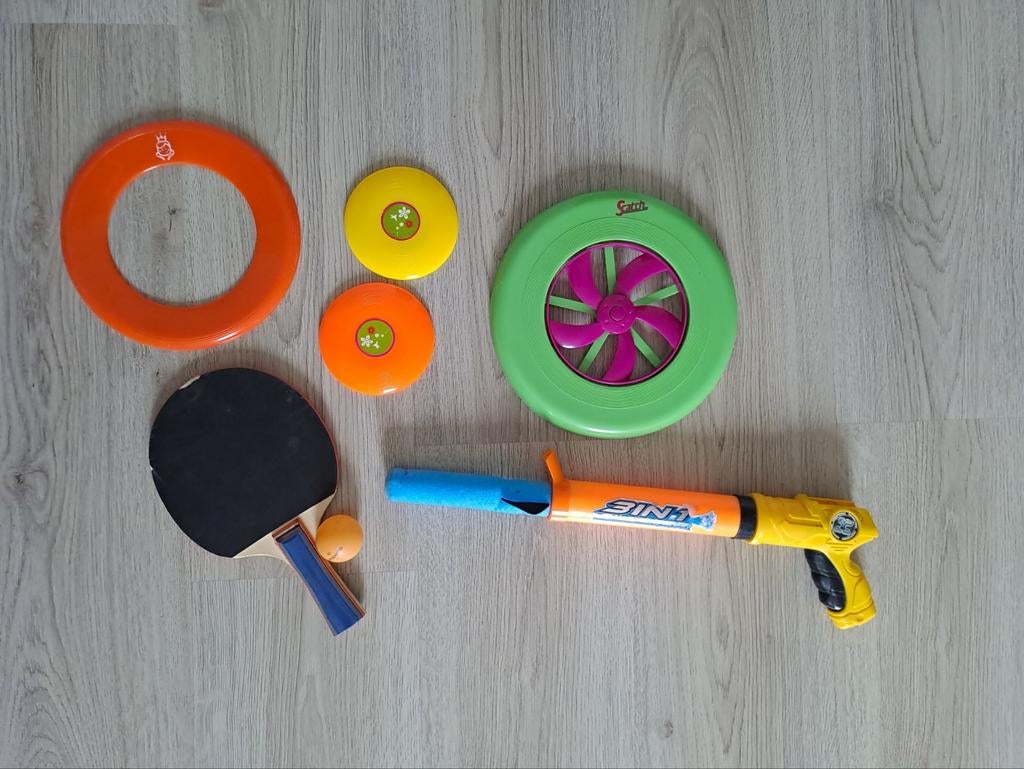 Buitenspeelgoed set frisbees blaster tafeltennisbatje bal, Ophalen of Verzenden, Gebruikt