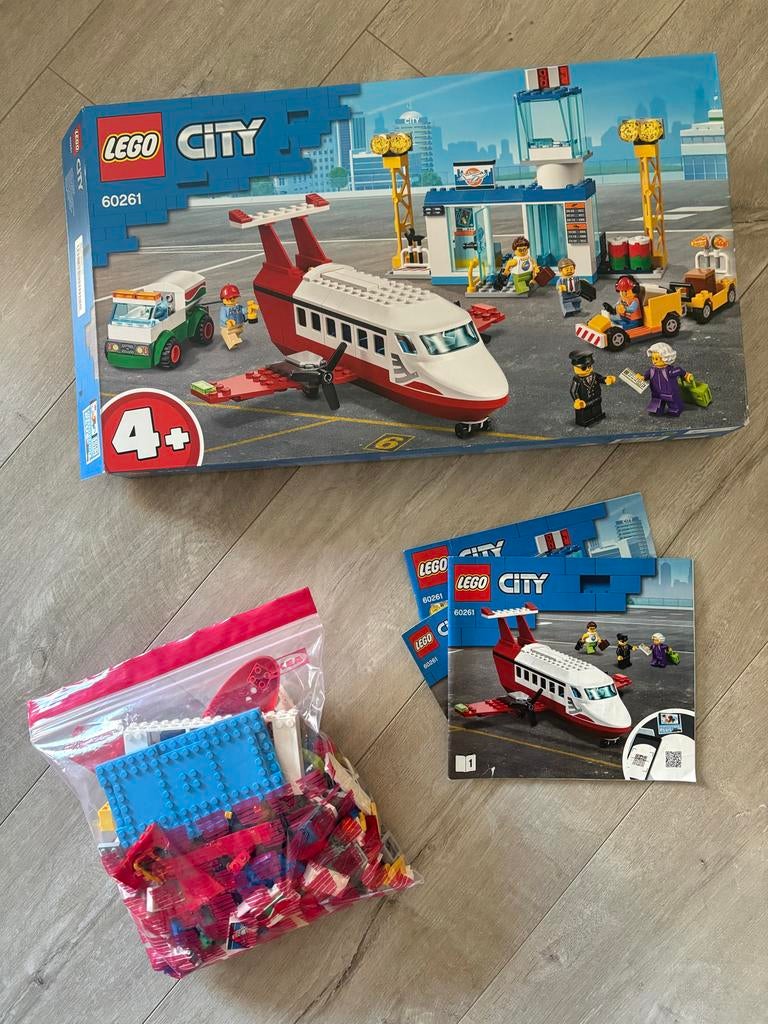 Lego City 60261 Vliegtuig - met doos en 3 boekjes, Ophalen of Verzenden, Zo goed als nieuw, Complete set, Lego