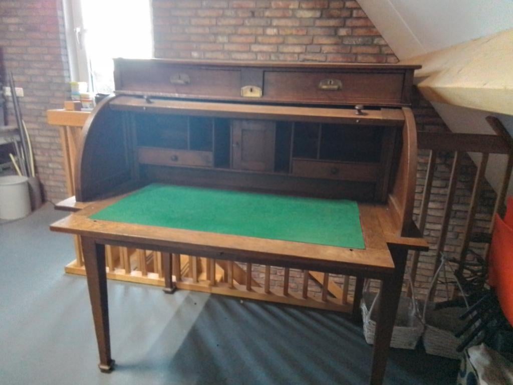Antieke rolluikbureau in Edwardiaanse stijl, Ophalen