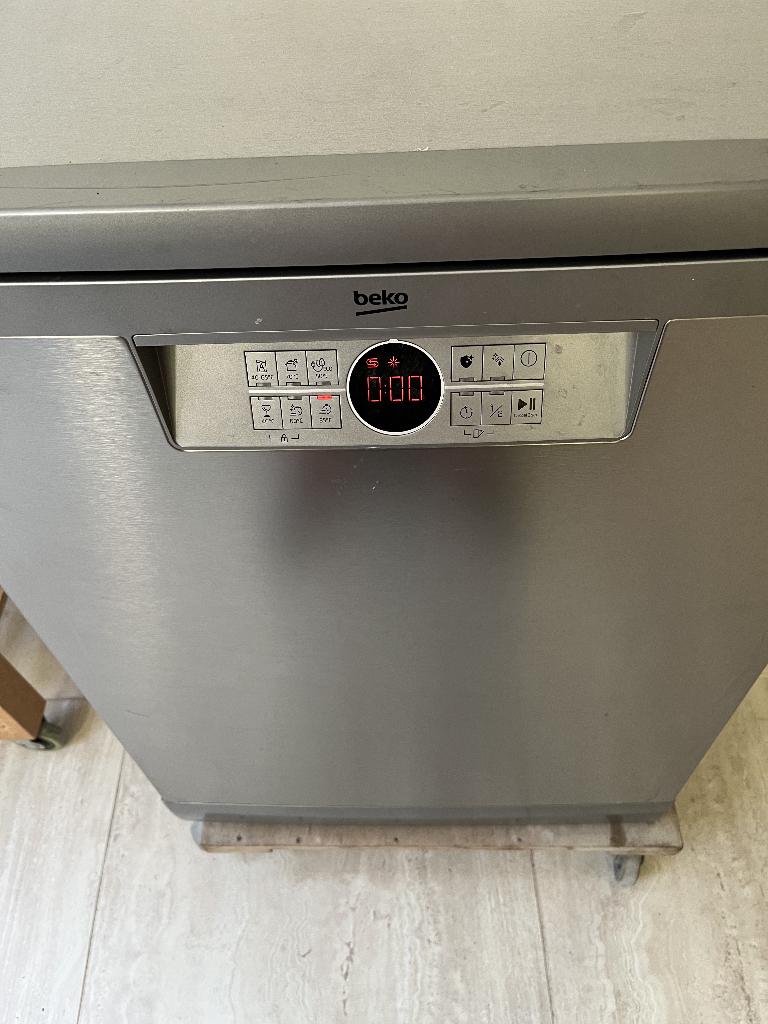 Stijlvolle en energiezuinige vrijstaande vaatwasser in Rvs, Ophalen, Gebruikt, Minder dan 85 cm, Minder dan 10 liter