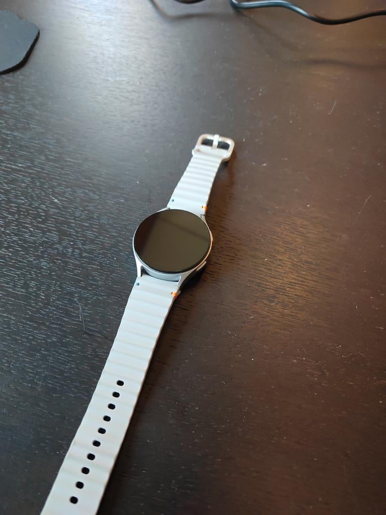 Galaxy Watch 7 - 44mm - 4G - 2025 - eSIM - Zilver Grijs, Ophalen of Verzenden, Zo goed als nieuw, Zilver, Android