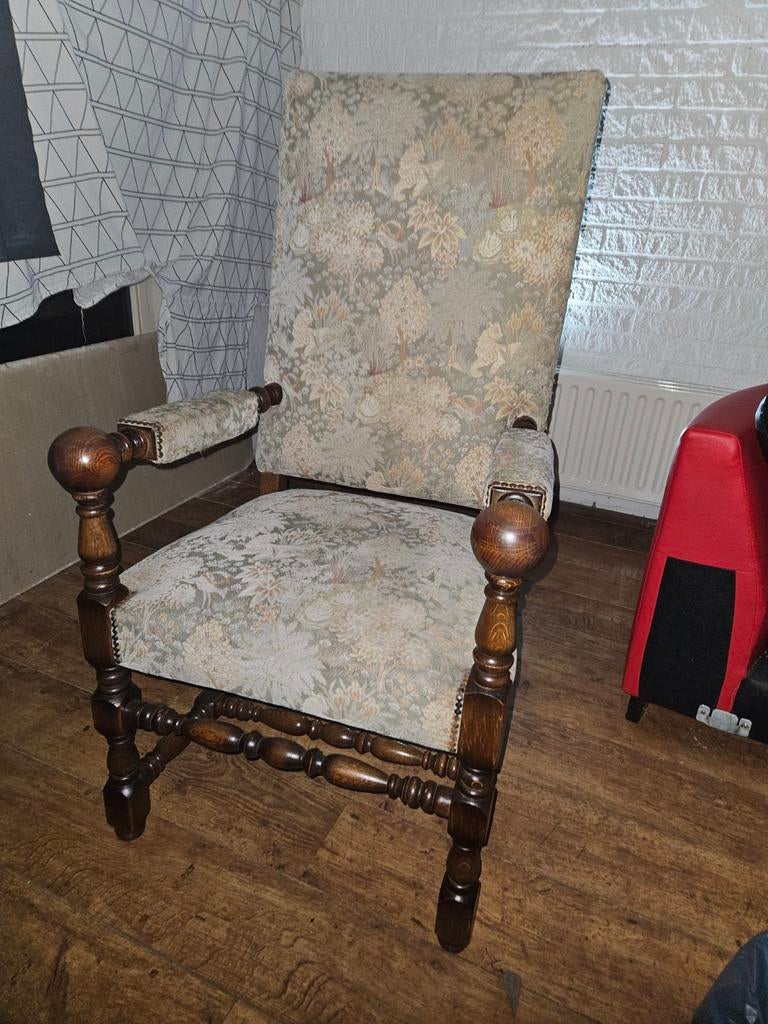 Antieke stoel met gedraaide poten en bloemenstof, Ophalen of Verzenden