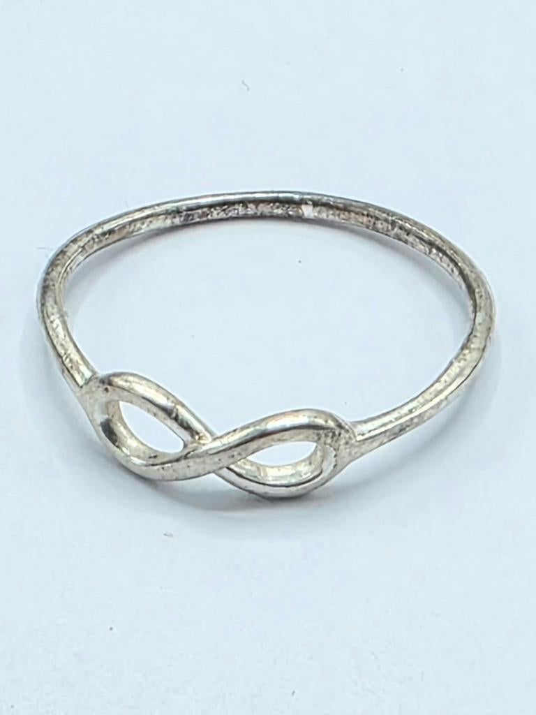 Zilveren Ring Infinity, Sieraden, Tassen en Uiterlijk, Ringen, Zo goed als nieuw, Dame, 17 tot 18, Zilver, Zilver, Verzenden