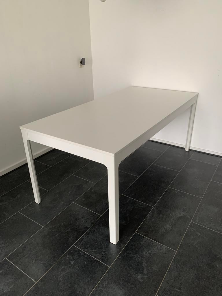 uitschuifbare eettafel 180/240x90 wit, Huis en Inrichting, Tafels | Eettafels, Ophalen, Zo goed als nieuw, Rechthoekig, 50 tot 100 cm