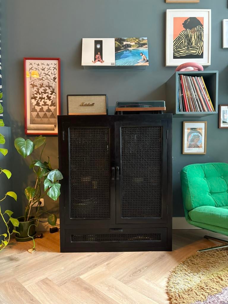 Rotan kast zwart, Ophalen, Zo goed als nieuw