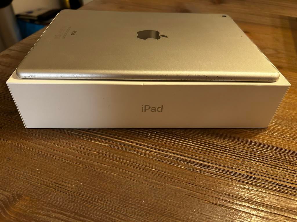 Apple iPad A1822 (5e generatie) - Moederbord defect, Computers en Software, Apple iPads, 10 inch, 32 GB, Apple iPad, Ophalen of Verzenden