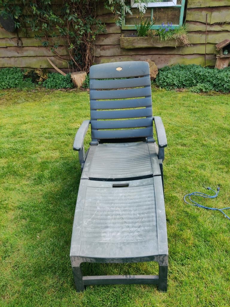 Hartman kunststof ligbed met kussen., Ophalen, Gebruikt, Kunststof