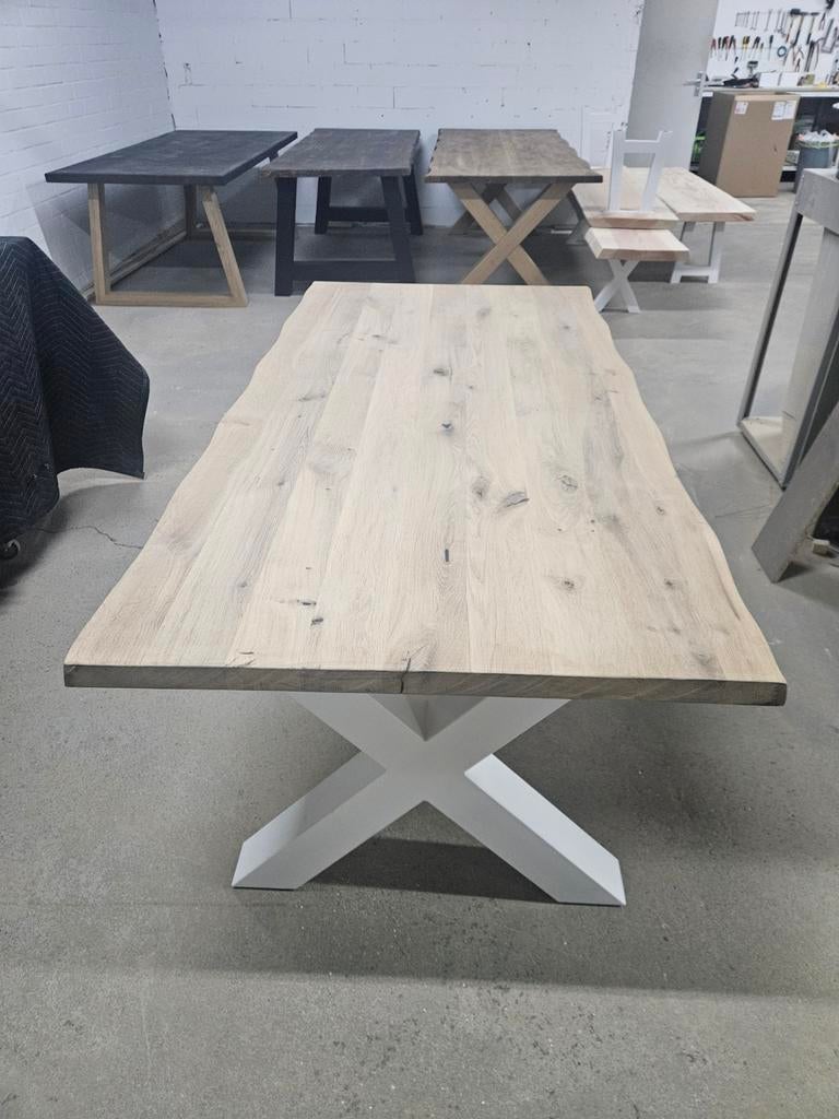 Showroom massief eiken tafel 180x88 - witte X-poten, Info@maasinterieurs.nl, 5272PA, bedrijvenweg 23 in Sint-Michielsgestel, Eikenhout
