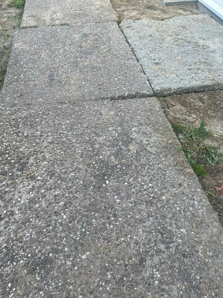 Gratis beton tegels, Ophalen, Gebruikt, 60 cm of meer, 10 m² of meer