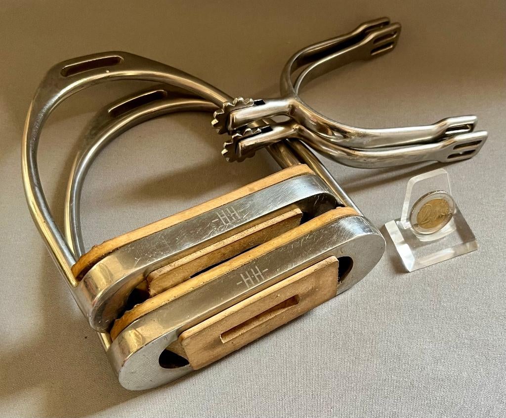 RVS Stijgbeugels 'Harry's Horse' + RVS 'vriendelijke Sporen, Dieren en Toebehoren, Paarden en Pony's | Overige Paardenspullen