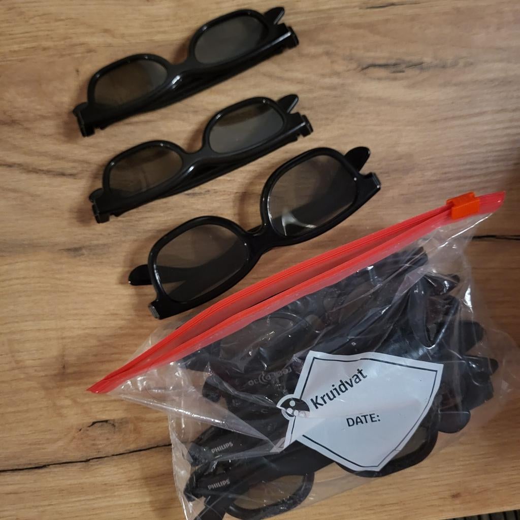 Gratis 3D bioscoop brillen klein en groot, Ophalen