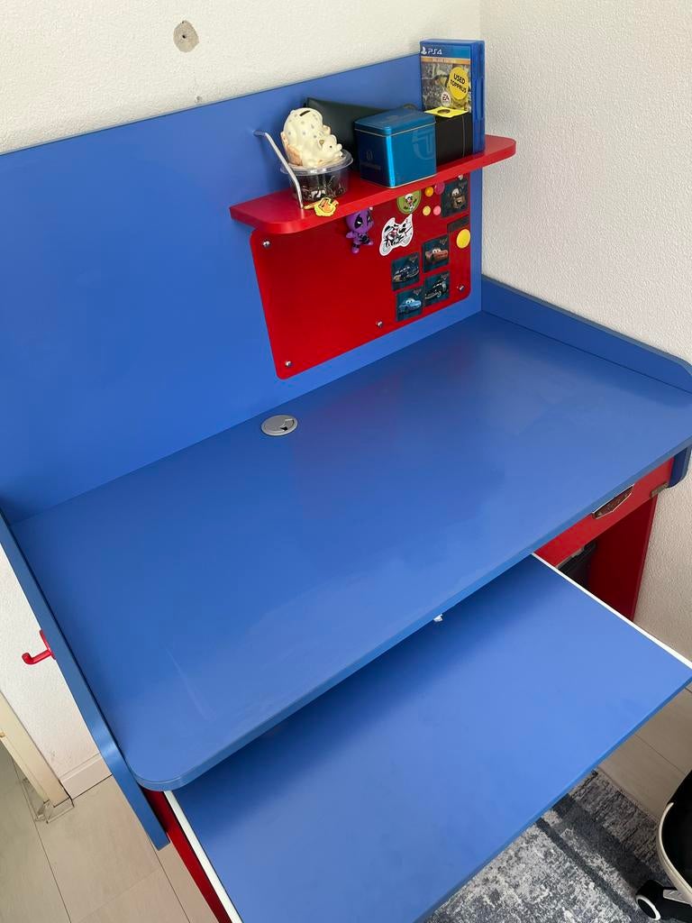 Cars kinderbureau, Opbergruimte, Gebruikt, Ophalen of Verzenden, Overige merken