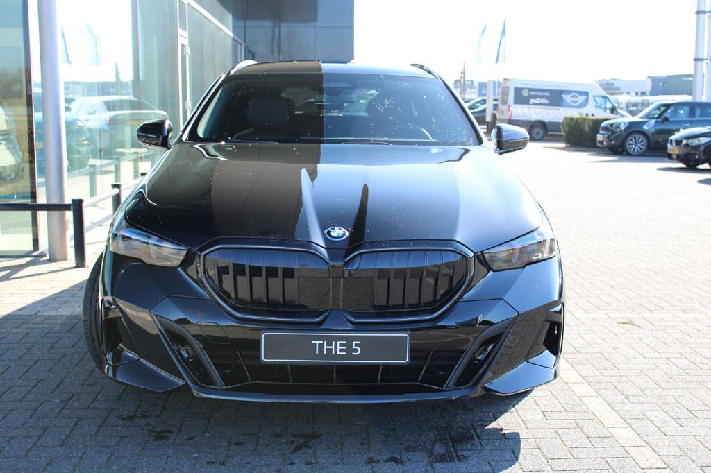BMW 5 Serie Touring 530e M Sport Automaat / Panoramadak / Tr, Automaat, 1998 cc, Achterwielaandrijving, Zwart